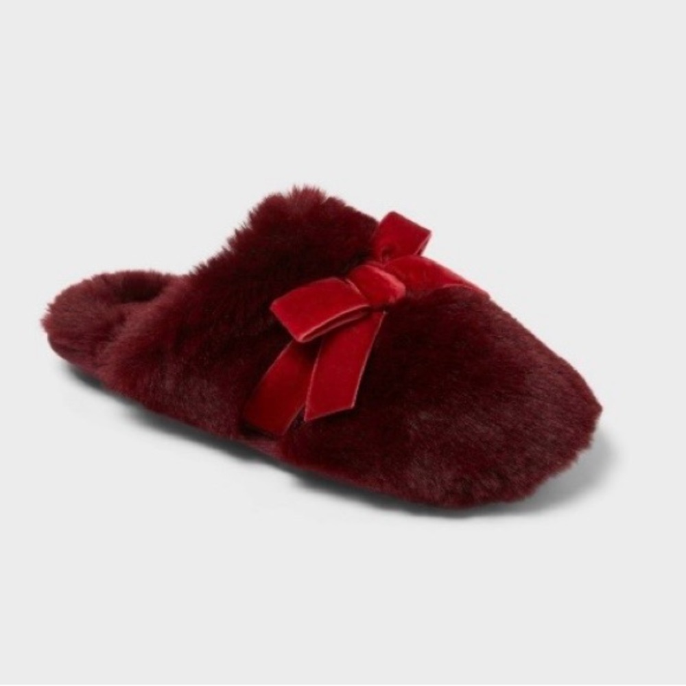 Kids' Scuff Slippers - Cat & Jack™ Red Girls Medium Size 2/3 New
